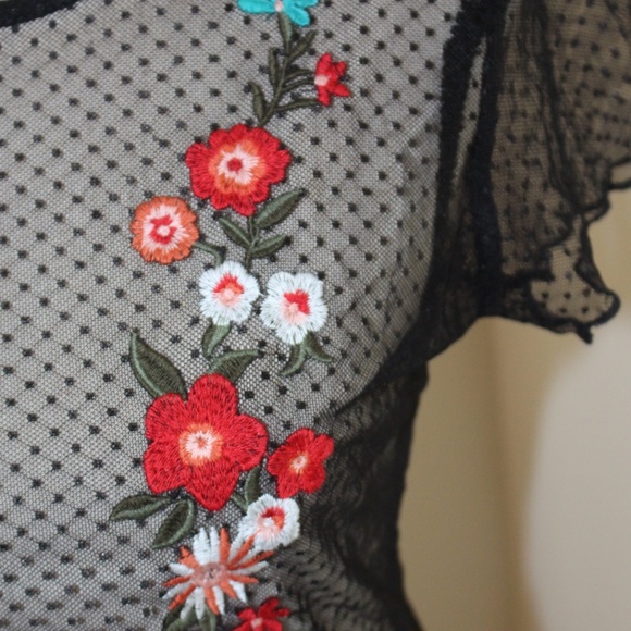 Forever 21, sheer crop embroidered flowers shirt - Picture 3 of 4